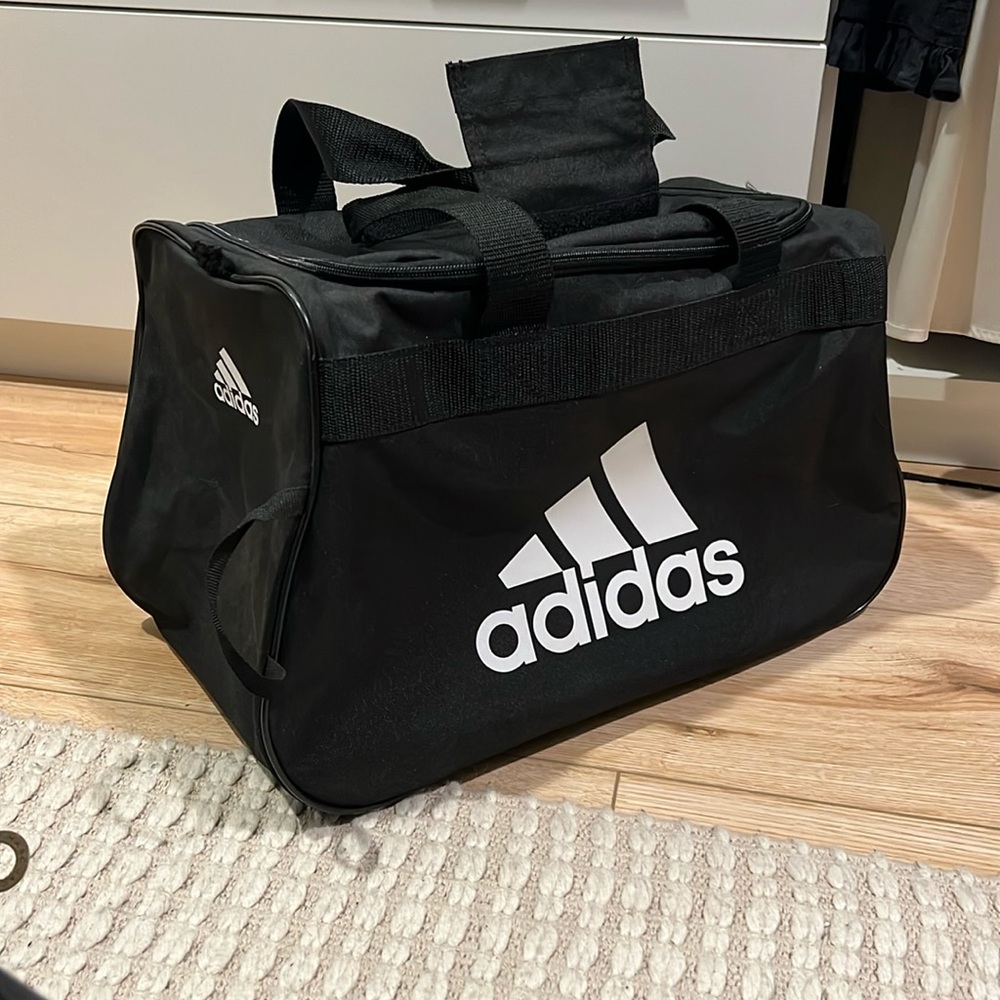 Adidas gym duffel bag